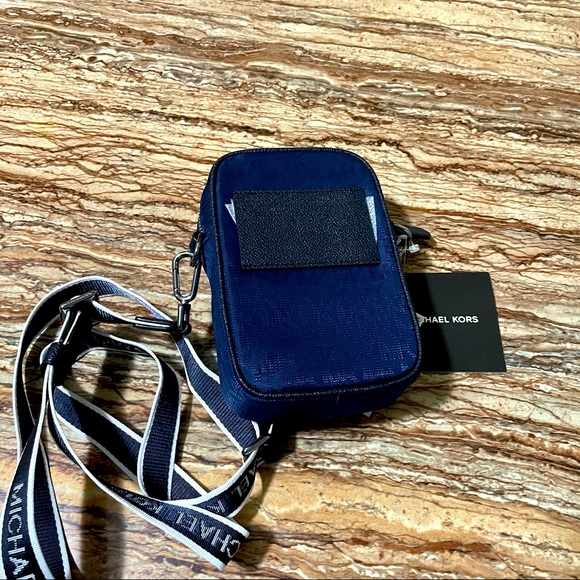 Michael Kors - Picture 3 of 5